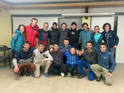 Ancienne et nouvelle promo du GEAN ©Emilie Kling (FFCAM) Ancienne et nouvelle promo du GEAN ©Emilie Kling (FFCAM)