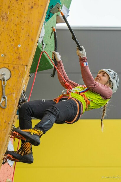 Élise Esperne, sur la structure de Žilina © Martin Komlossy - UIAA Élise Esperne, sur la structure de Žilina © Martin Komlossy - UIAA
